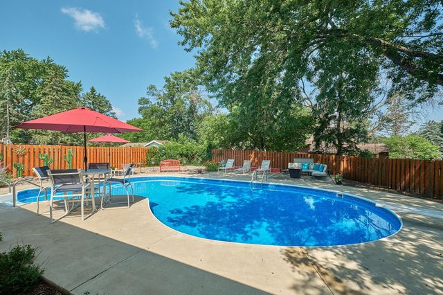 2435 Viking Court NW, Rochester, MN 55901