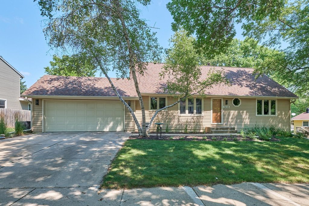 2435 Viking Court NW, Rochester, MN 55901
