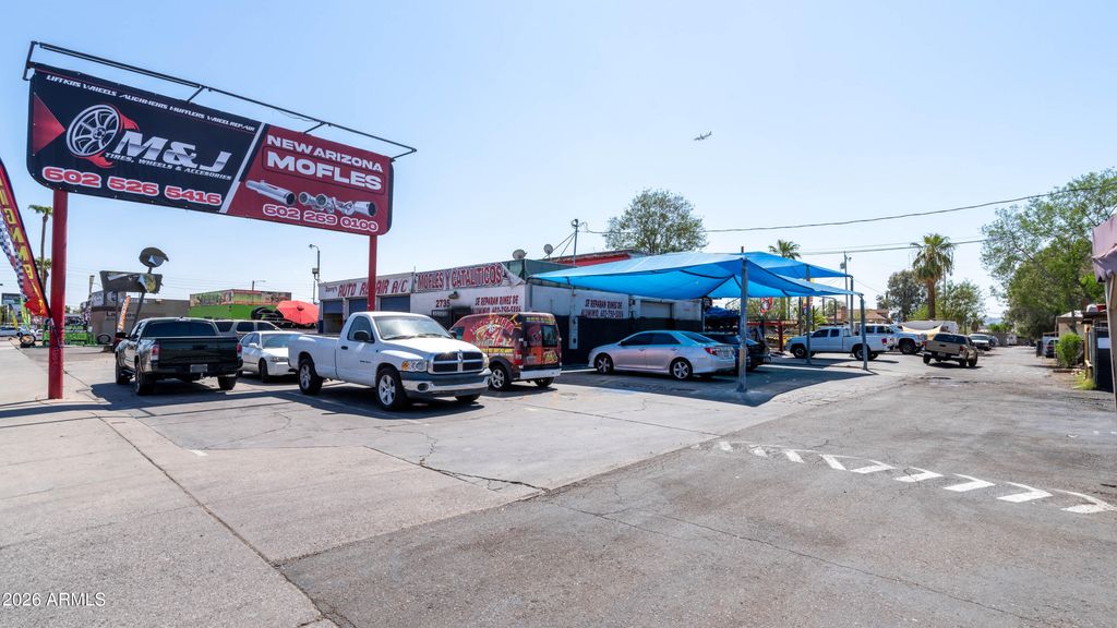 2735 W VAN BUREN Street, Phoenix, AZ 85009 — exterior