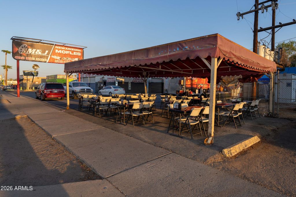 2735 W VAN BUREN Street, Phoenix, AZ 85009 — photo 2