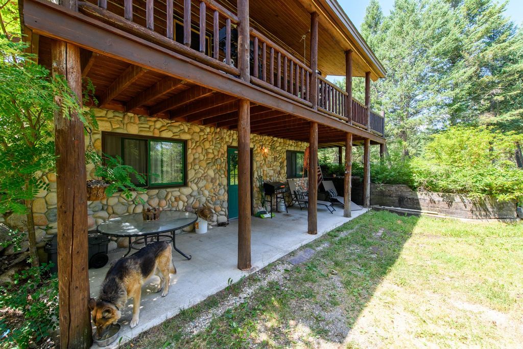 Image 5 of property listing at 87 Badger Trail, Eureka, MT 59917