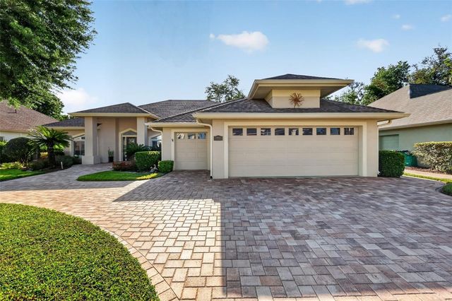 1880 EDGEWATER DRIVE, Mount Dora, FL 32757