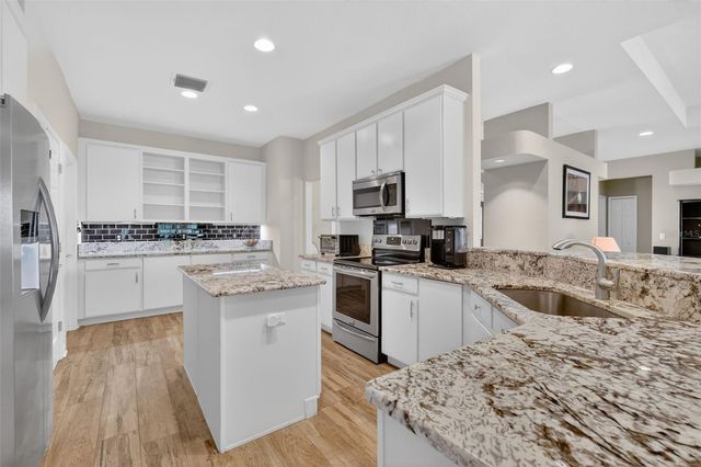 1880 EDGEWATER DRIVE, Mount Dora, FL 32757