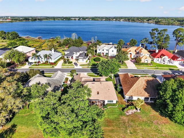 1880 EDGEWATER DRIVE, Mount Dora, FL 32757