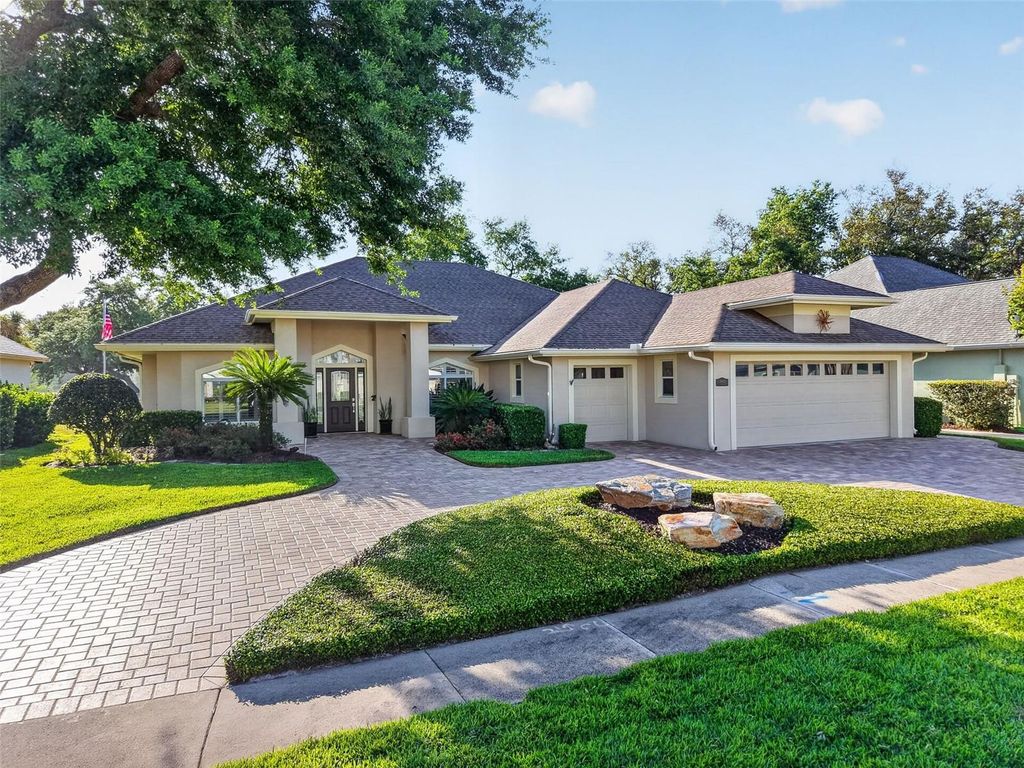 1880 EDGEWATER DRIVE, Mount Dora, FL 32757