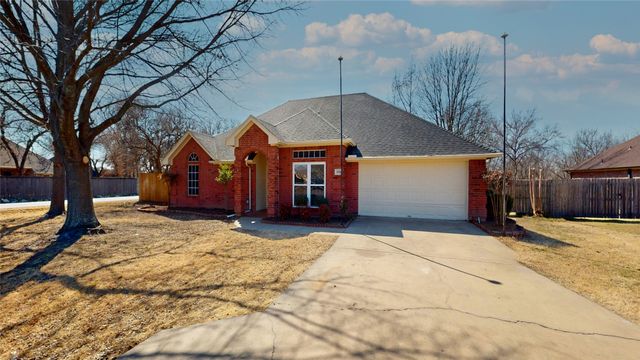3008 Karen Way, Granbury, TX 76049