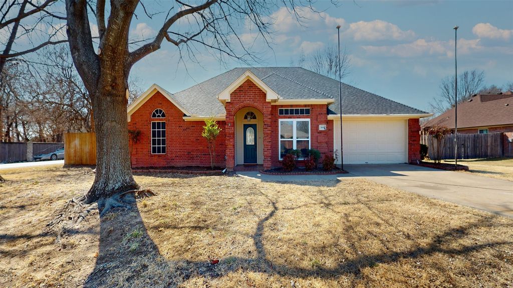 3008 Karen Way, Granbury, TX 76049