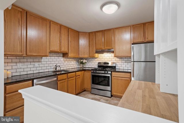 22 CROCKETT LN, Ewing, NJ 08628