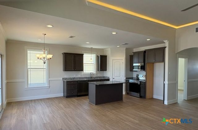 203 Turnberry Drive, La Vernia, TX 78121