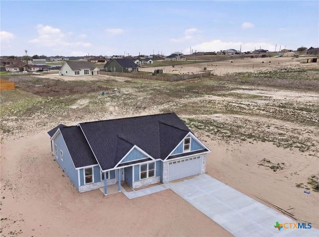 203 Turnberry Drive, La Vernia, TX 78121