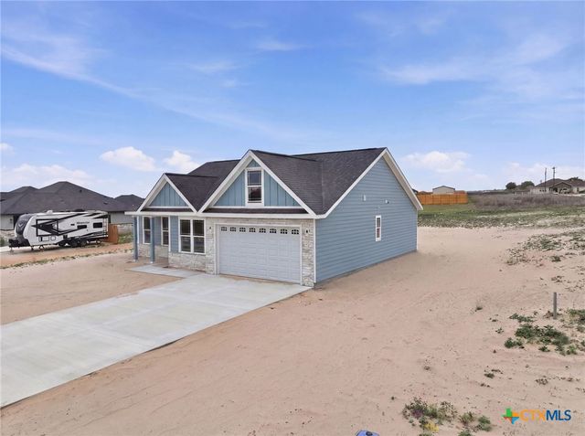 203 Turnberry Drive, La Vernia, TX 78121