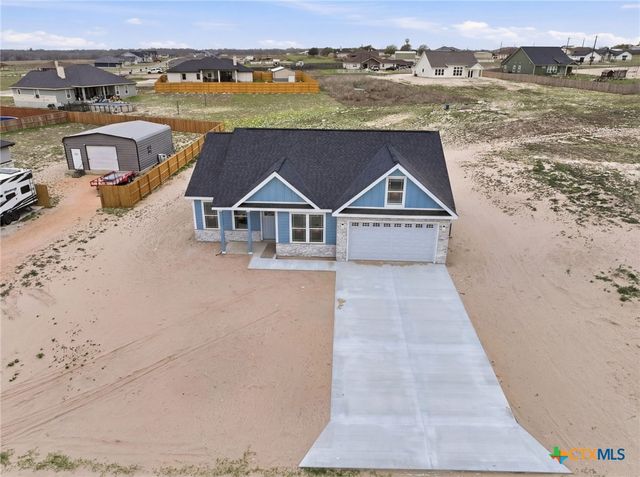 203 Turnberry Drive, La Vernia, TX 78121