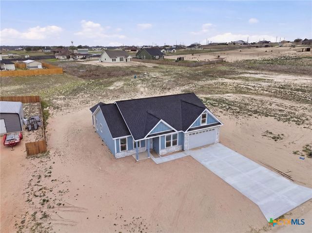 203 Turnberry Drive, La Vernia, TX 78121