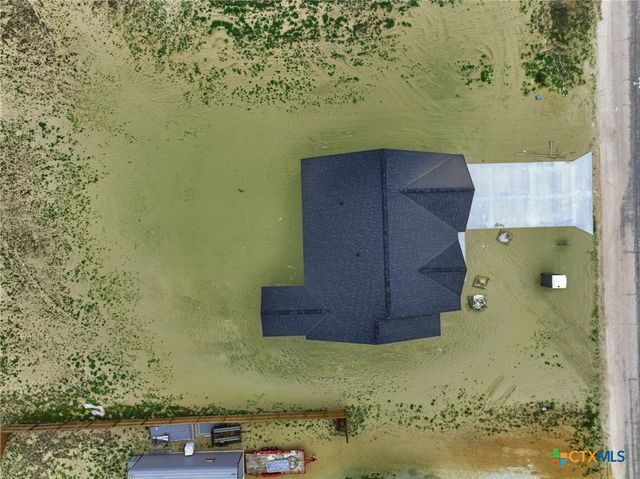 203 Turnberry Drive, La Vernia, TX 78121