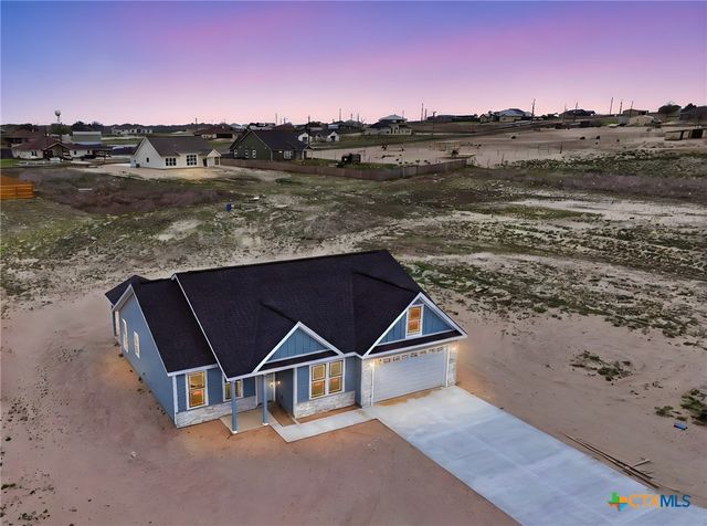 203 Turnberry Drive, La Vernia, TX 78121