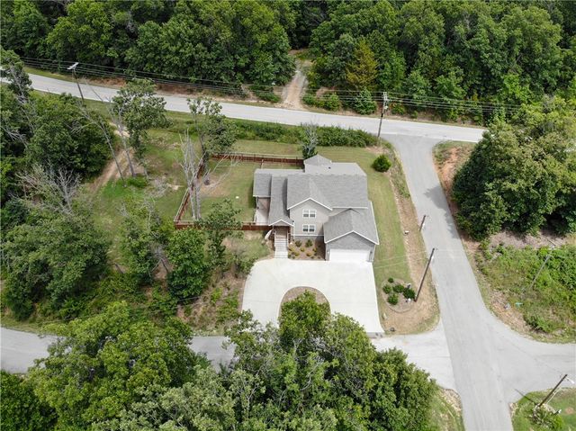 7 Cheshnut Drive, Bella Vista, AR 72714