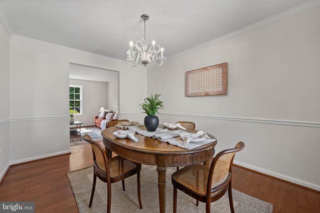 Image 13 of property listing at 5 BEN WOODS CT, Baltimore, MD 21228