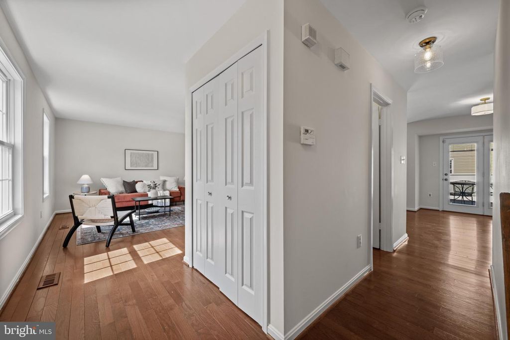 Image 5 of property listing at 5 BEN WOODS CT, Baltimore, MD 21228