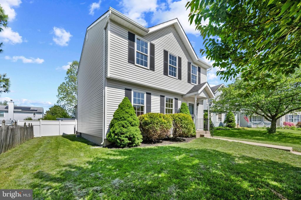 Image 51 of property listing at 5 BEN WOODS CT, Baltimore, MD 21228