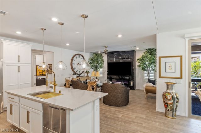 25 RED CREEK BLUFF Street, Henderson, NV 89011