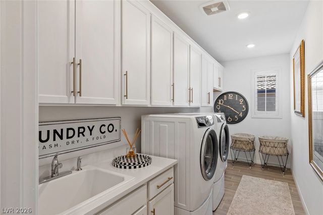 25 RED CREEK BLUFF Street, Henderson, NV 89011