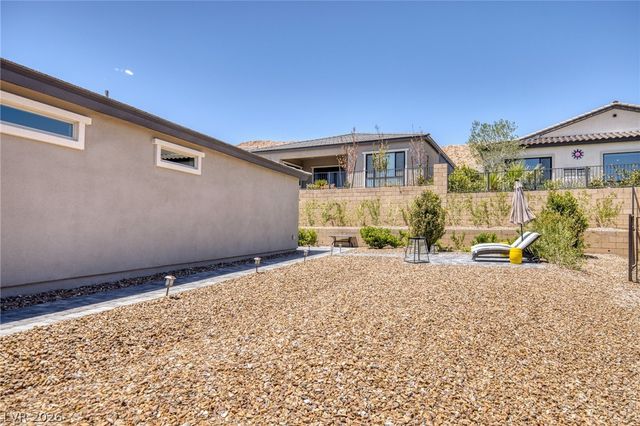 25 RED CREEK BLUFF Street, Henderson, NV 89011