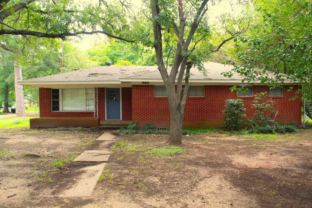 304 N Cypress, Hallsville, TX 75650