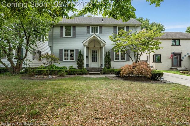 743 Rivard Boulevard, Grosse Pointe, MI 48230