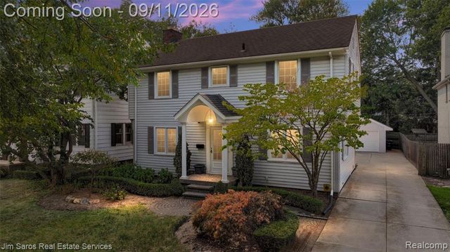 743 Rivard Boulevard, Grosse Pointe, MI 48230