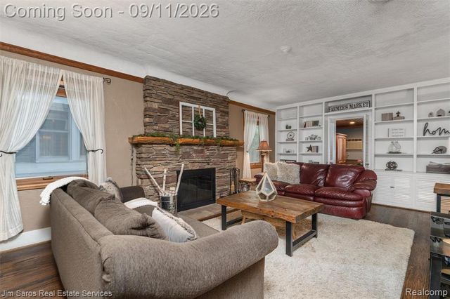 743 Rivard Boulevard, Grosse Pointe, MI 48230