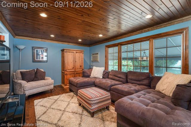 743 Rivard Boulevard, Grosse Pointe, MI 48230