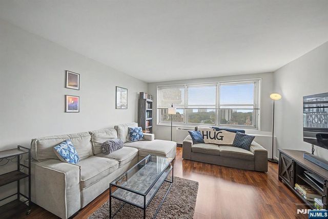 2000 Linwood Avenue 12N, Fort Lee, NJ 07024