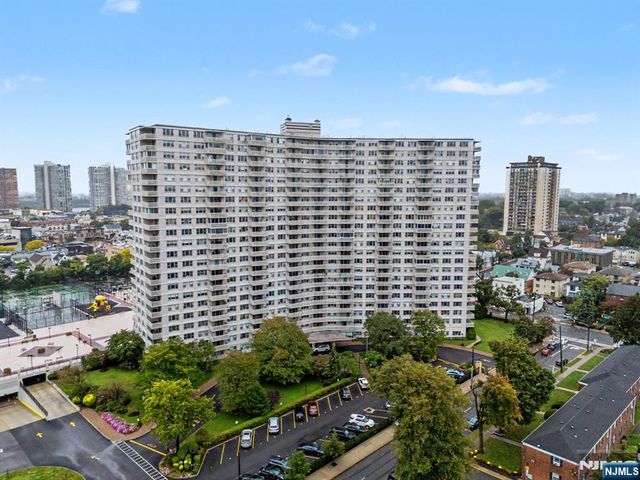 2000 Linwood Avenue 12N, Fort Lee, NJ 07024