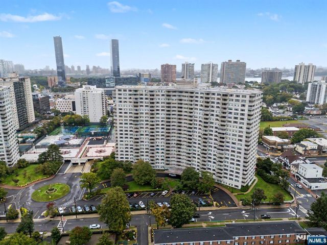 2000 Linwood Avenue 12N, Fort Lee, NJ 07024