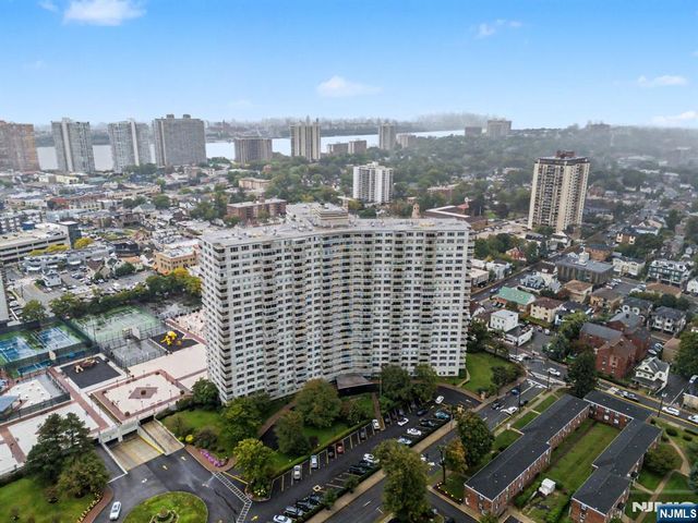 2000 Linwood Avenue 12N, Fort Lee, NJ 07024