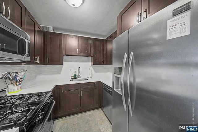 2000 Linwood Avenue 12N, Fort Lee, NJ 07024