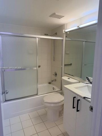 3300 NE 192nd St 317, Aventura, FL 33180