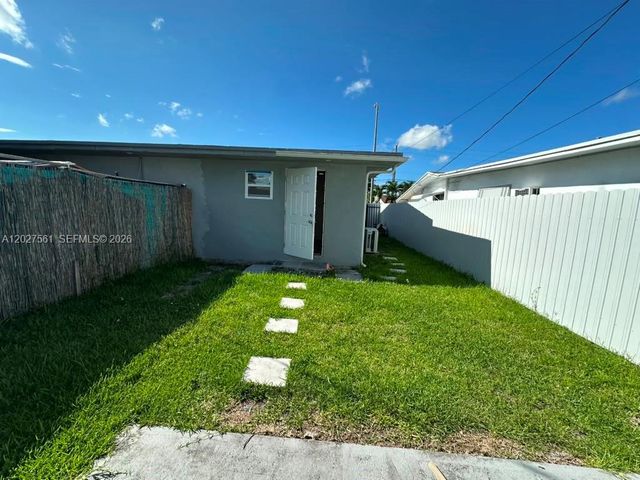 1090 W 60th Street 1, Hialeah, FL 33012