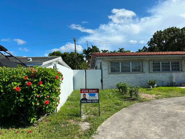 1090 W 60th Street 1, Hialeah, FL 33012