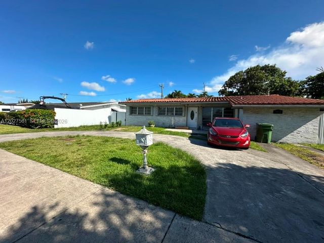 1090 W 60th Street 1, Hialeah, FL 33012