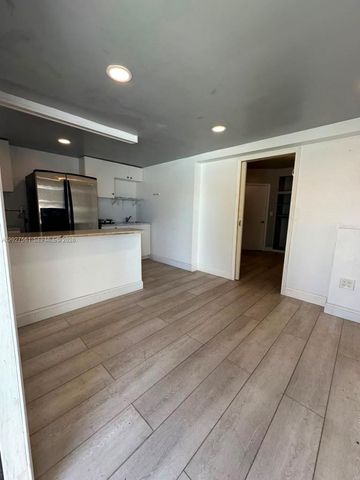 1090 W 60th Street 1, Hialeah, FL 33012