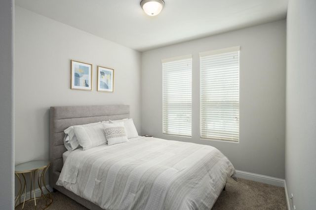 1530 E Via Lupino Drive, Fresno, CA 93730