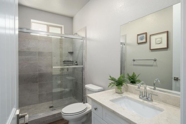 1530 E Via Lupino Drive, Fresno, CA 93730