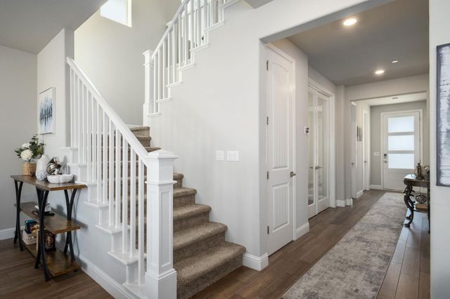 1530 E Via Lupino Drive, Fresno, CA 93730