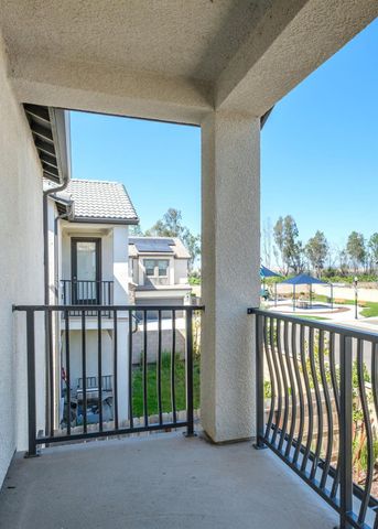 1530 E Via Lupino Drive, Fresno, CA 93730