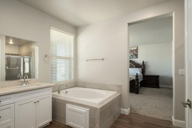 1530 E Via Lupino Drive, Fresno, CA 93730