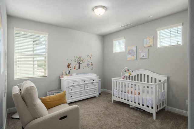 1530 E Via Lupino Drive, Fresno, CA 93730