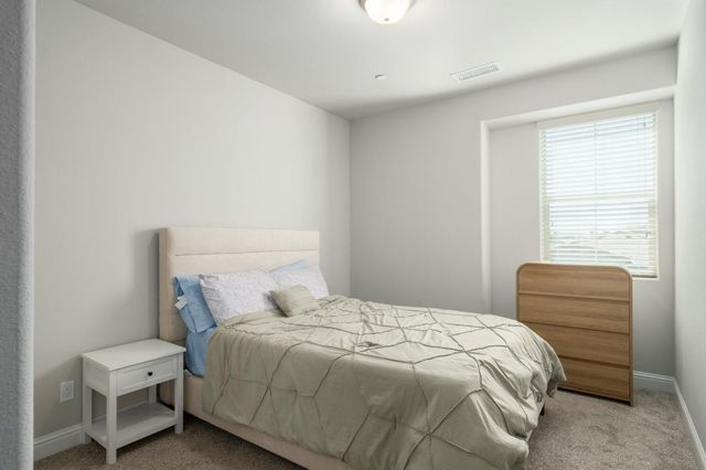 1530 E Via Lupino Drive, Fresno, CA 93730