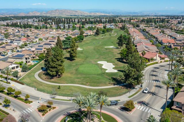 1530 E Via Lupino Drive, Fresno, CA 93730