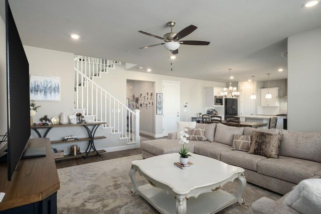 1530 E Via Lupino Drive, Fresno, CA 93730